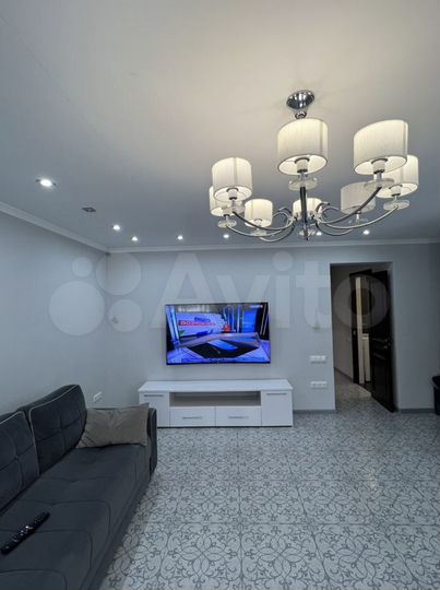 2-к. квартира, 80 м², 1/4 эт.