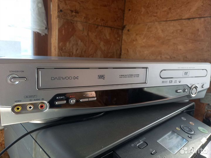 Видеомагнитофон