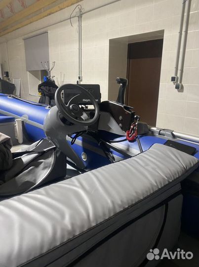 Надувная лодка Адмирал RIB 410 с консолью