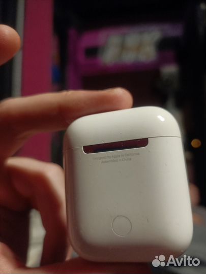 Оригинал кейс airpods б/у