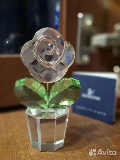 Розовая роза Swarovski Crystal Moments