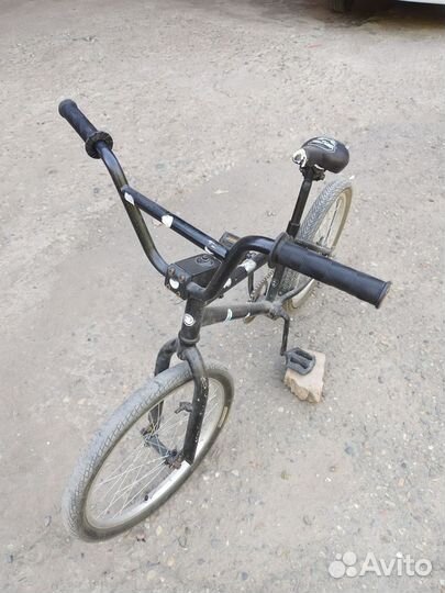 Трюковой велосипед BMX