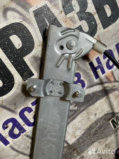 Стеклоподъемник передний левый Kia Rio 3