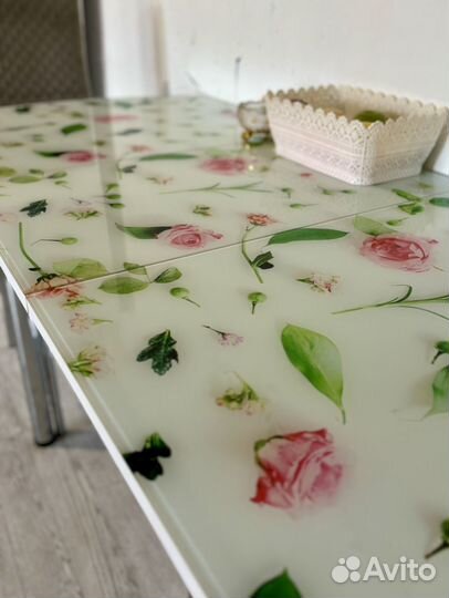 Продам кухонный стол