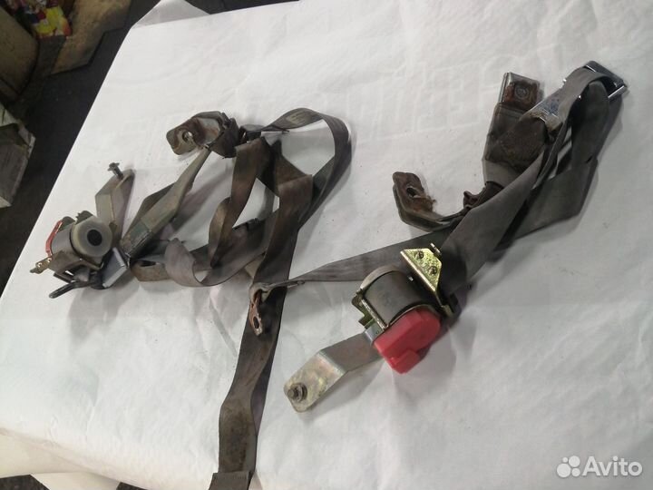 Задние ремни безопасности cadillac Eldorado