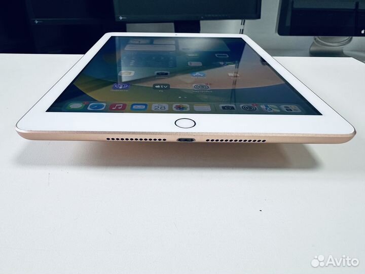 iPad 6 gold Wi-Fi only 32gb Ростест (1390)