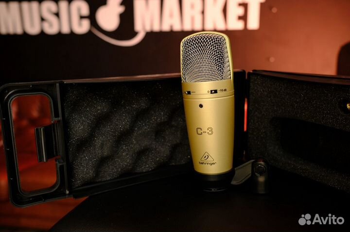 Студийный конденсаторный микрофон