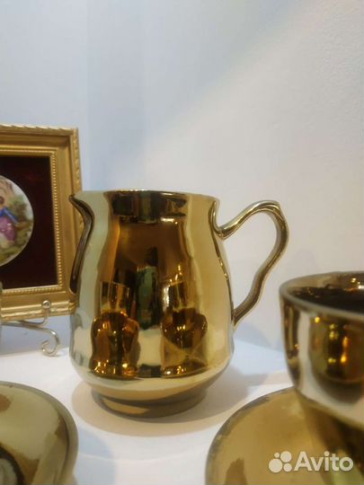 Кофейный дуэт: сливочник и две кофейные пары