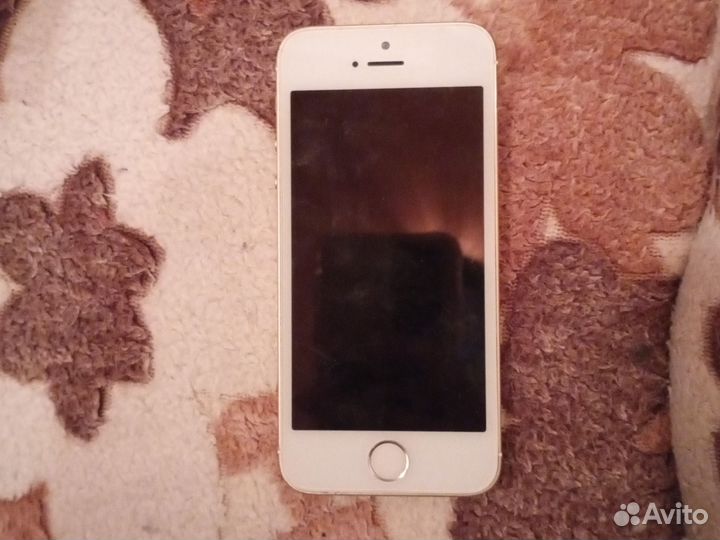 Телефон iPhone SE 2020