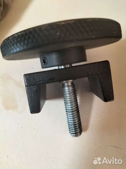 Крепление руля электросамоката