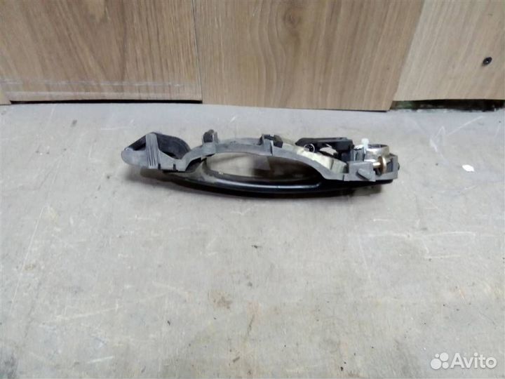 Ручка двери задней наружная правая от Skoda Fabia