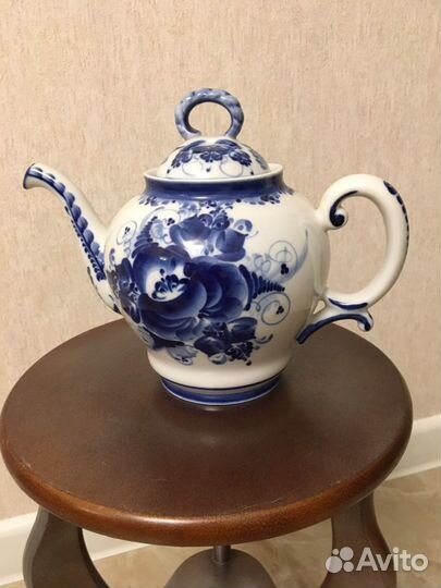 Гжель чайник и сахарница