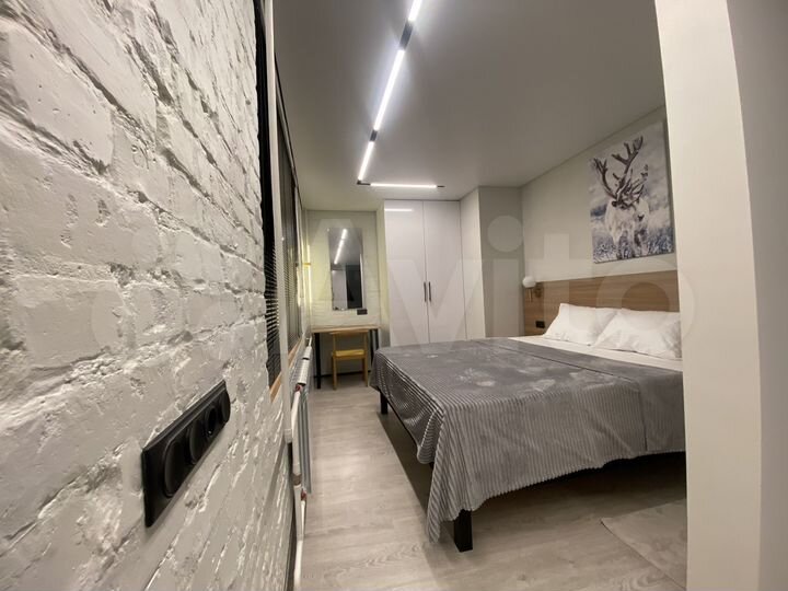 2-к. квартира, 43 м², 1/9 эт.