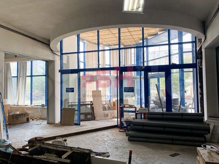 Помещение на трафике у метро