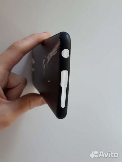 Чехол на телефон