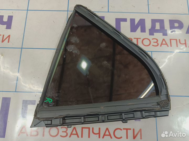 Стекло двери задней правой (форточка) Lexus IS250