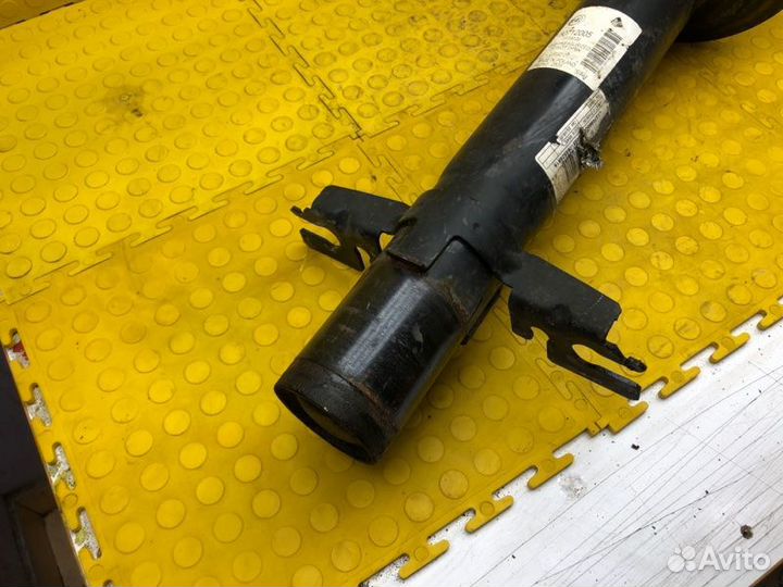 Б/У Амортизатор В хорошем состоянии, оригиналnnУ