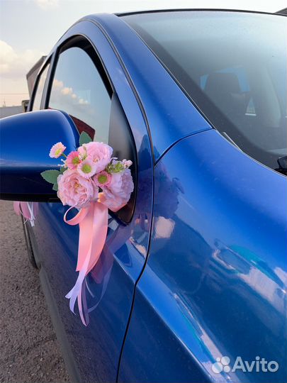 Украшение машины на свадьбу