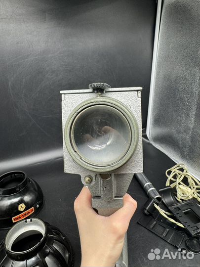 Фотоувеличитель упа-5М в чемодане советский