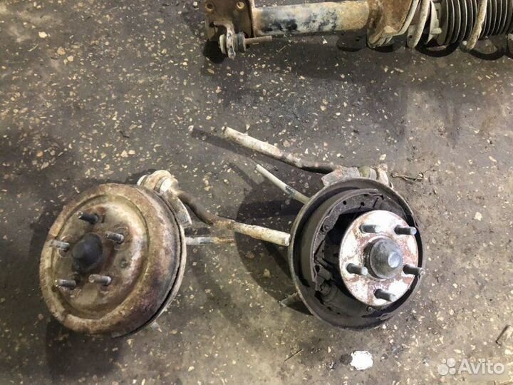 Прворотный кулак в сборе Chrysler Neon