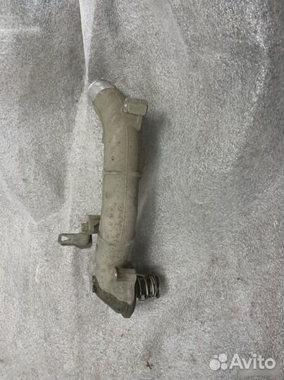 Крышка термостата Toyota Hilux