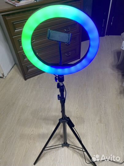 Цветная кольцевая лампа новая