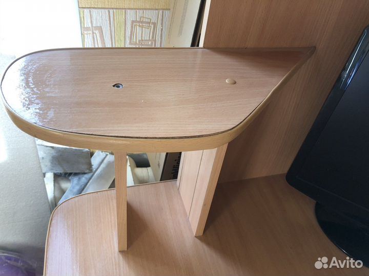 Компьютерный стол