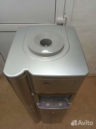 Кулер для воды с холодильником