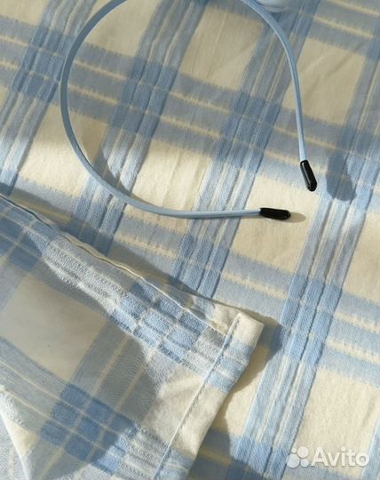 Скатерть в голубую клетку