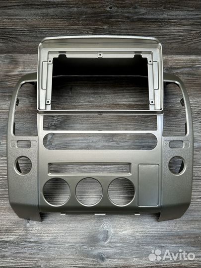 Панель Nissan Pathfinder 3