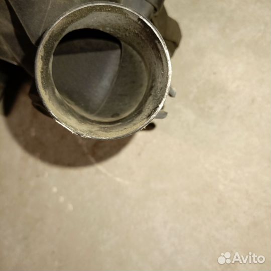 Корпус воздушного фильтра ford focus 1.8