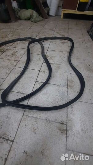 Уплотнитель двери peugeot 308