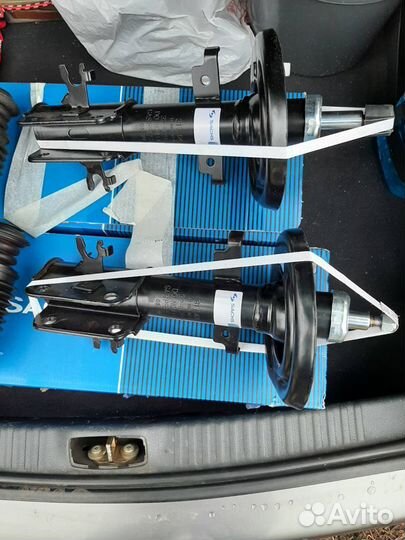 Амортизатор передний