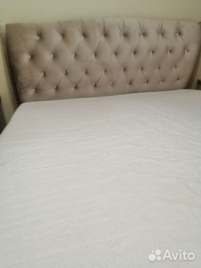 Кровать 2х спальня с матрасом, 2 тумбочки, 30т.р