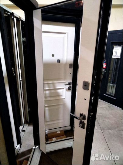 Дверь Входная