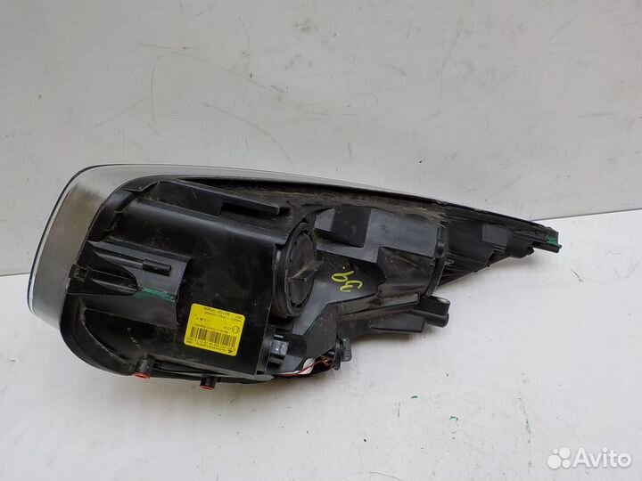 Фара правая Kia Venga 2010