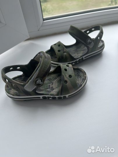 Сандали crocs