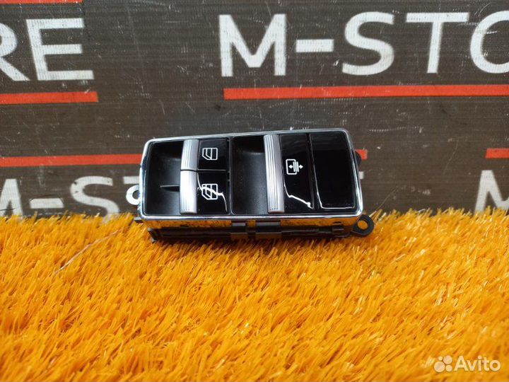 Кнопка стеклоподъемника задняя левая Mercedes-Benz