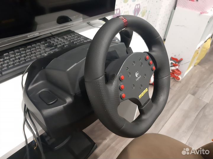 Игровой руль logitech momo racing