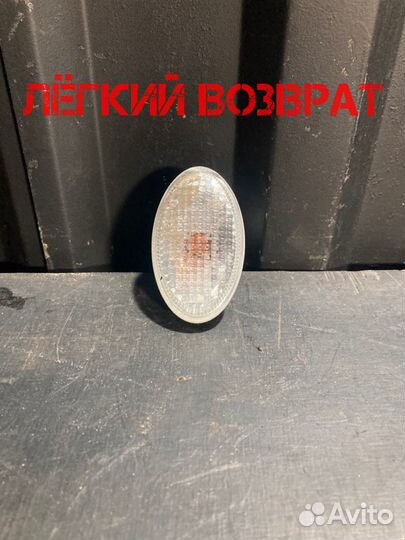 Повторитель поворота в крыло Subaru Forester SG5