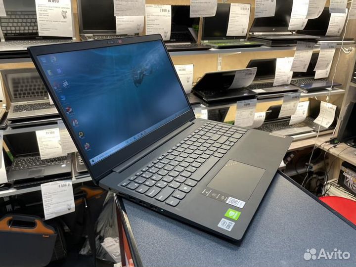 Сочный Ноутбук Lenovo для учебы