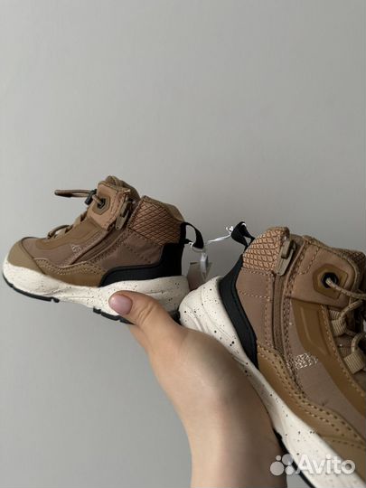 Ботинки zara для мальчика 24