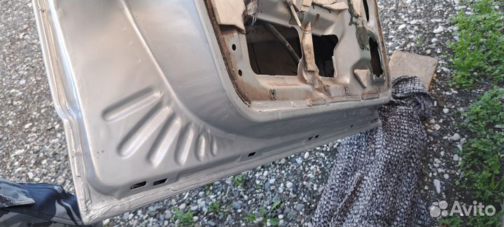 Дверь передняя левая priora