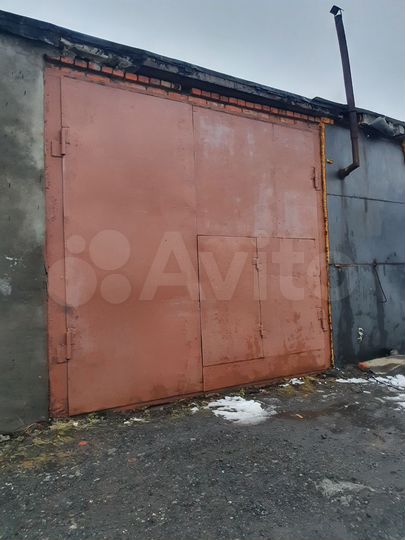 Гараж, > 30 м²