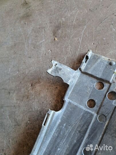 Крепление переднего бампера Mercedes w220