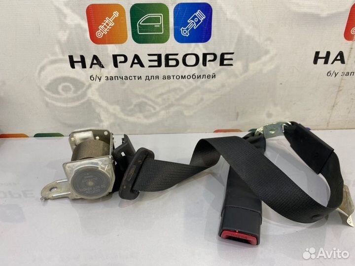 Ремень безопасности задний Toyota Camry XV55