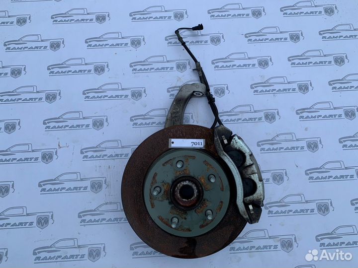 Кулак поворотный левый