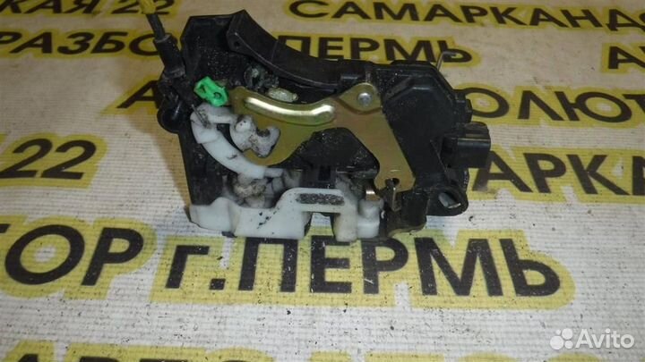 Замок двери передней левой Mitsubishi Lancer 10