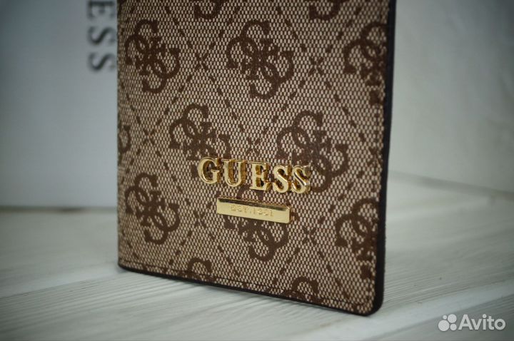 Обложка на паспорт новая Guess бежевая