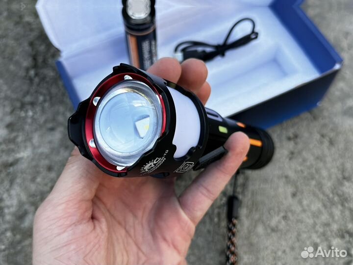 Сумашедший фонарь на 18000мач